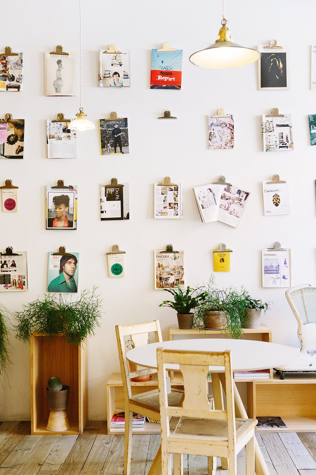 hang photos on wall without nails