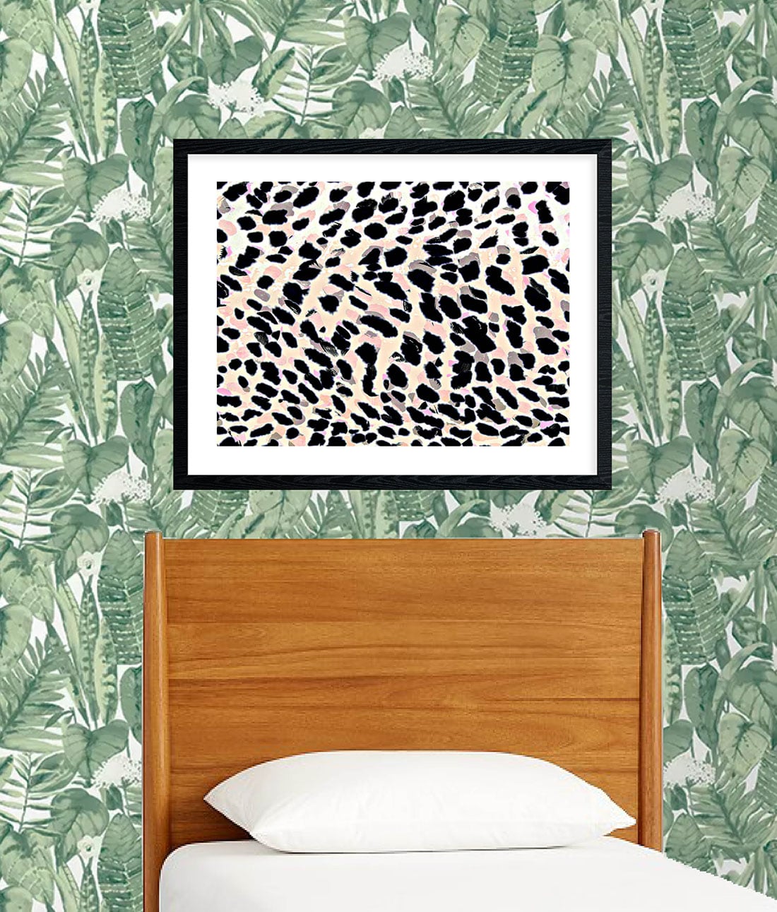 Safari Gallery Wall Ideas for Kids of All Ages • Little Gold Pixel • In which I curate a few safari gallery wall ideas for kids — ones that will grow with them from nursery to big kid status. Part of the Frame Game series. • #safari #gallerywall #gallerywallideas #kidsroom #wallart #freeprintables