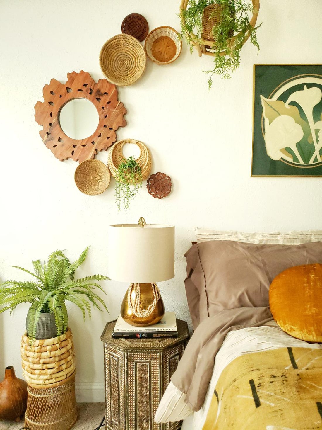 Thrifty Bohemian Decor • Wall Around the World • Little Gold Pixel • All photos © Tracey Hairston • Come inside Tracey's Virginia home and get the secrets of her thrifty bohemian gallery walls in the latest installment of Wall Around the World. #thrifty #bohemian #boho #decor #gallerywalls #gallerywallideas